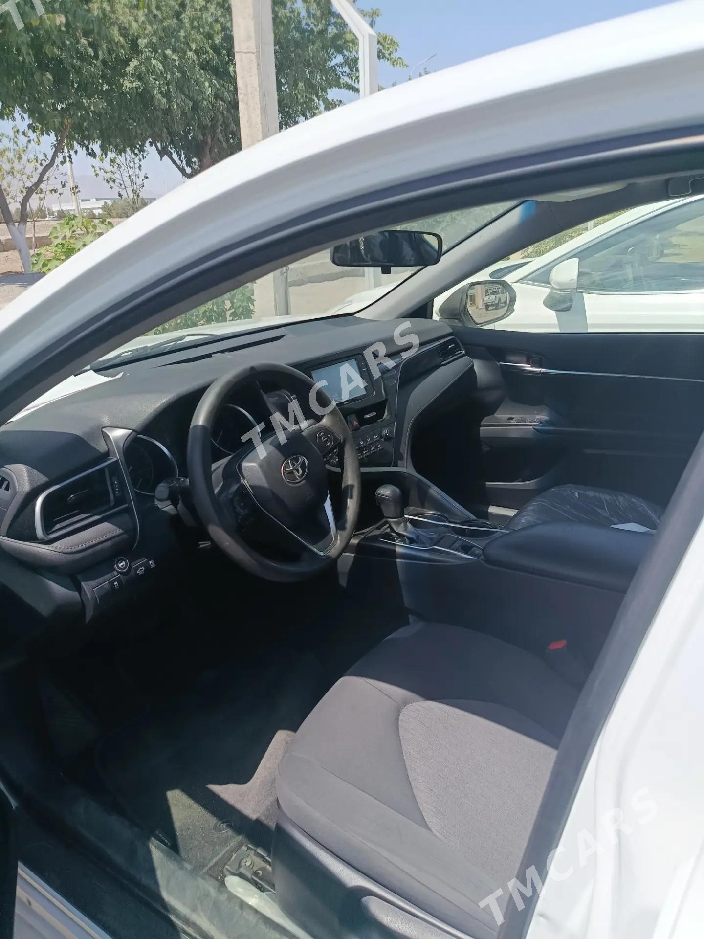 Toyota Camry 2022 - 270 000 TMT - Тязе заман - img 2