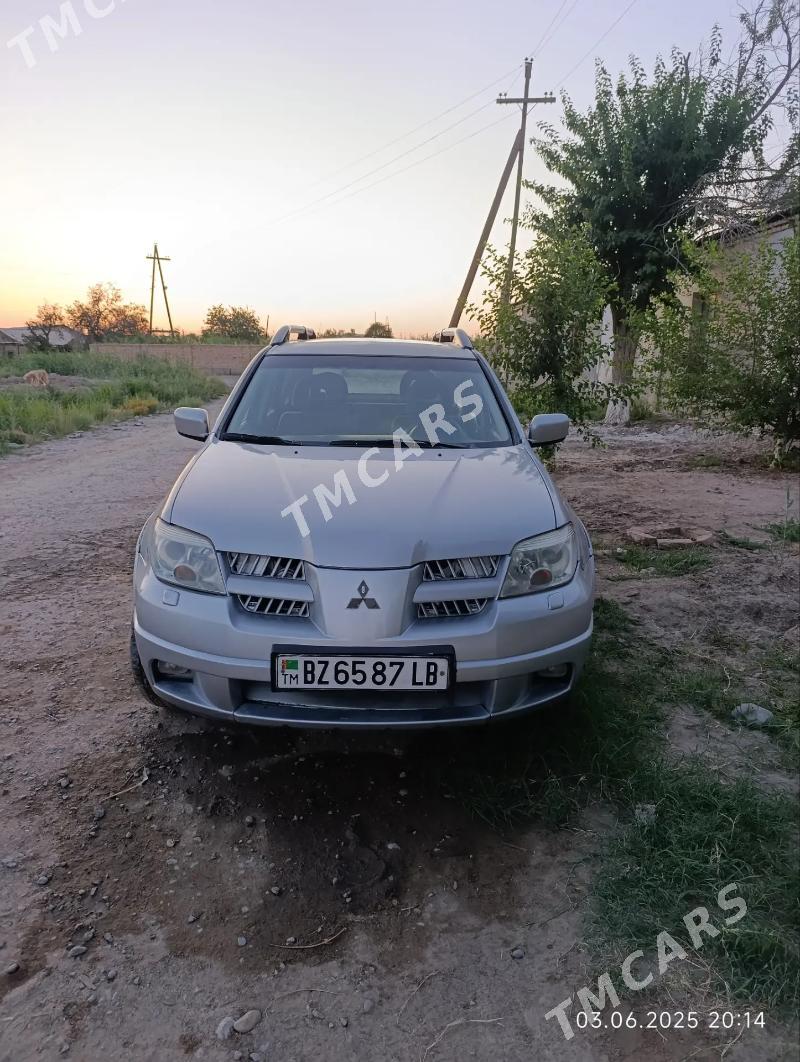 Mitsubishi Outlander 2004 - 60 000 TMT - Seýdi - img 3