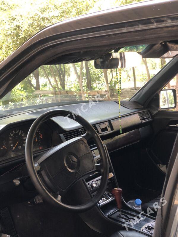 Mercedes-Benz E300 1989 - 50 000 TMT - Туркменабат - img 9