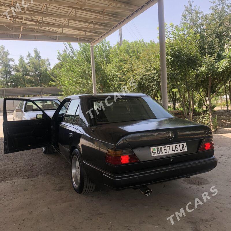 Mercedes-Benz E300 1989 - 50 000 TMT - Туркменабат - img 8