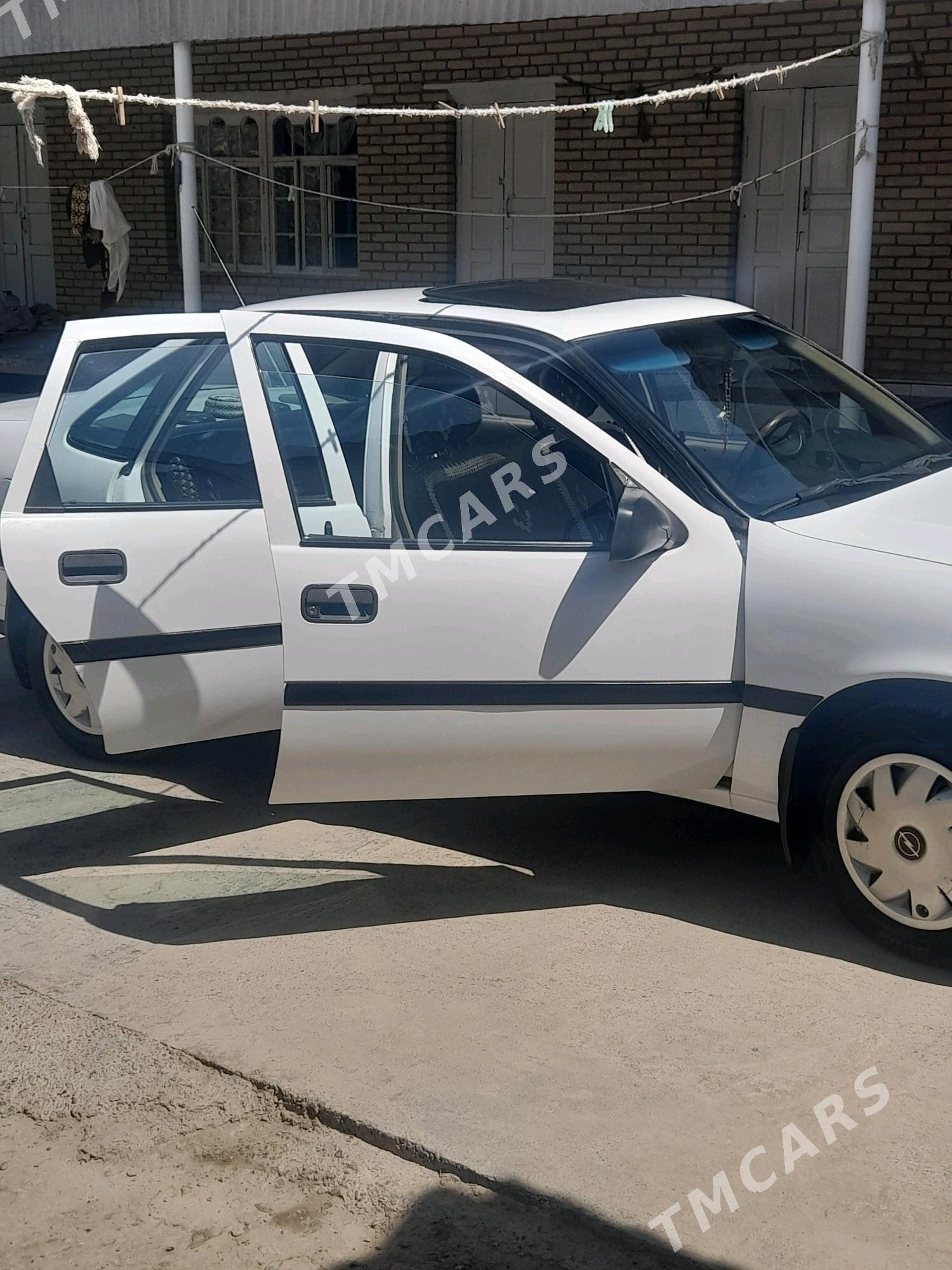 Opel Vectra 1992 - 36 000 TMT - Mary - img 2