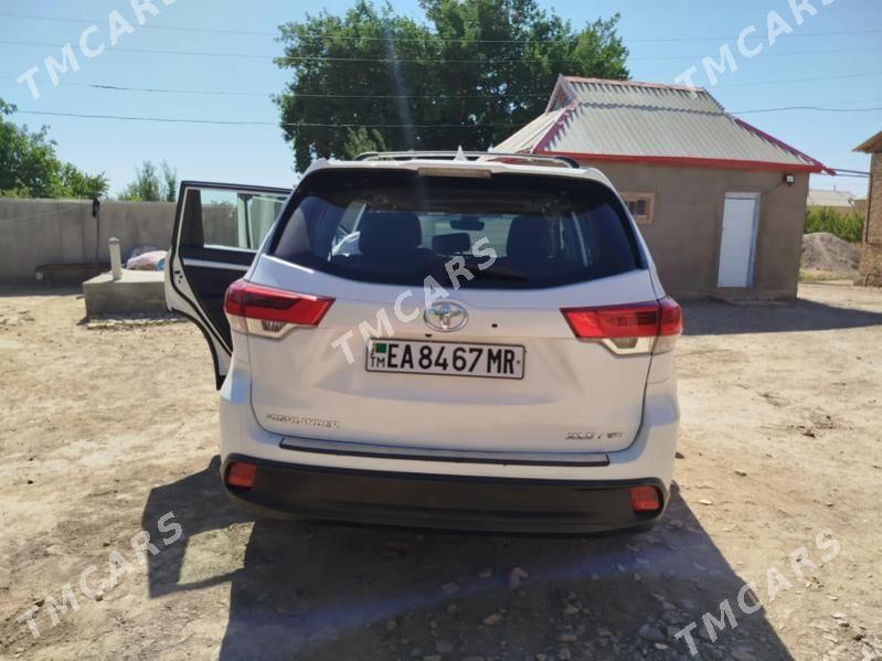 Toyota Highlander 2017 - 350 000 TMT - Мары - img 4