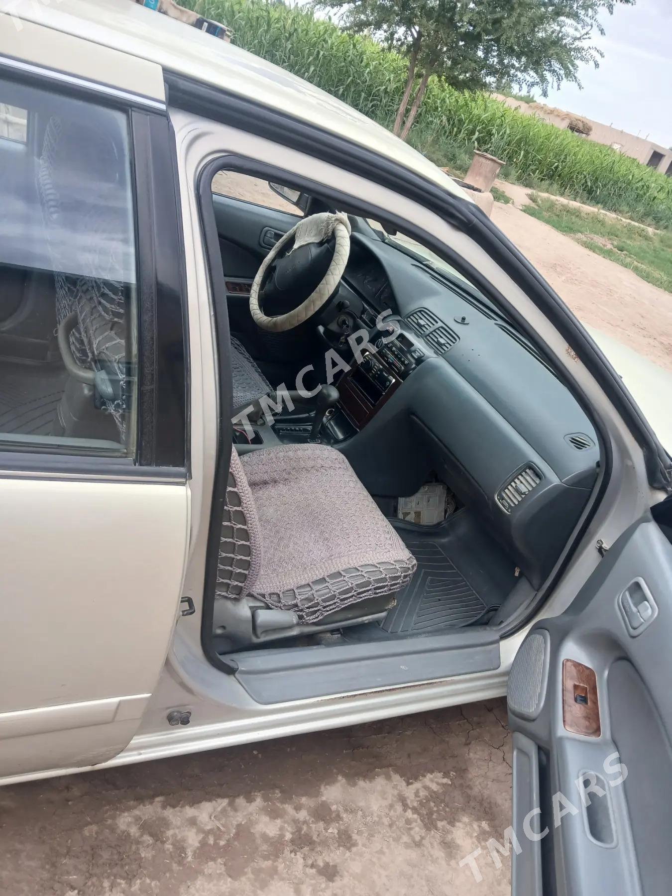 Nissan Maxima 2002 - 30 000 TMT - Akdepe - img 8