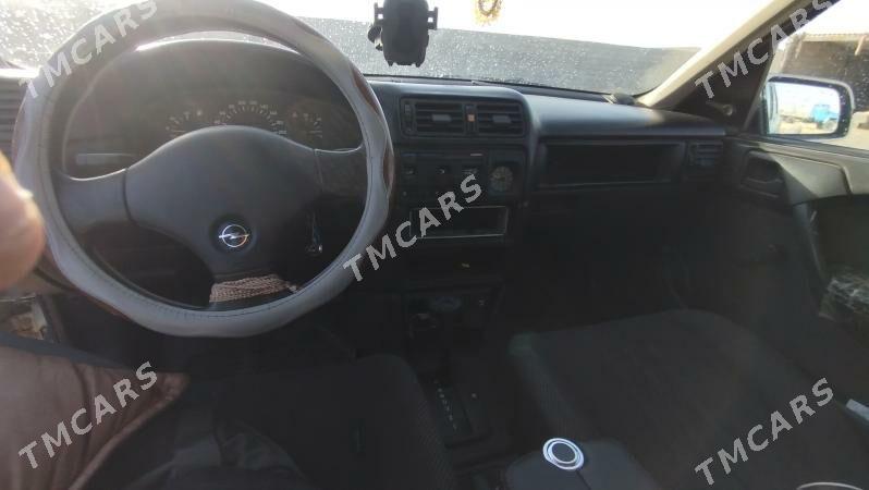 Opel Vectra 1991 - 33 000 TMT - Бахарден - img 9