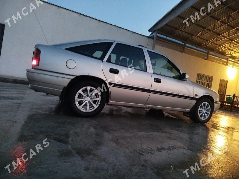 Opel Vectra 1991 - 33 000 TMT - Бахарден - img 4