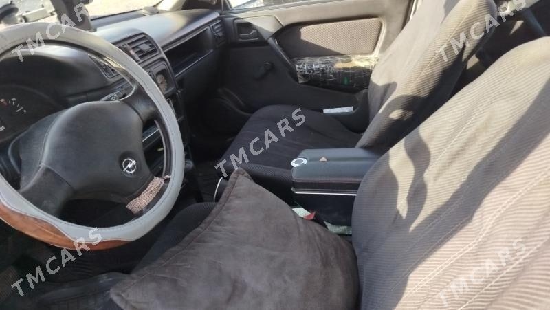 Opel Vectra 1991 - 33 000 TMT - Бахарден - img 10