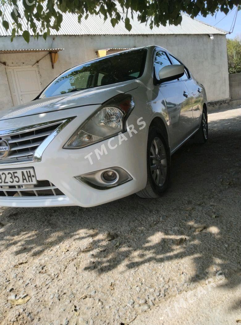 Nissan Versa 2017 - 133 000 TMT - Гёкдепе - img 4