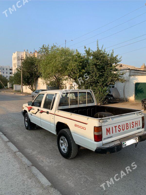 Mitsubishi L200 1998 - 70 000 TMT - Daşoguz - img 3