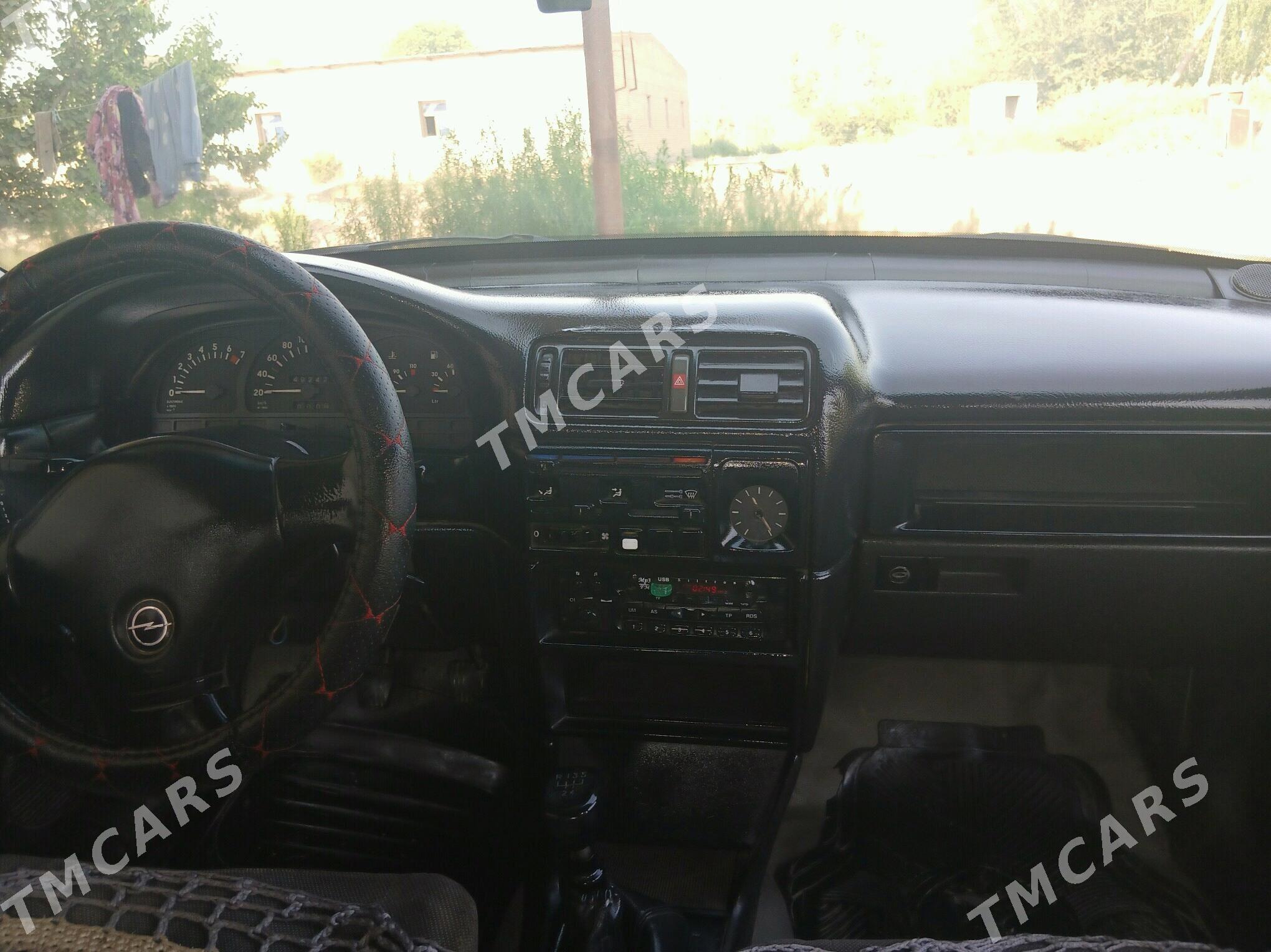 Opel Vectra 1990 - 35 000 TMT - Gubadag - img 6