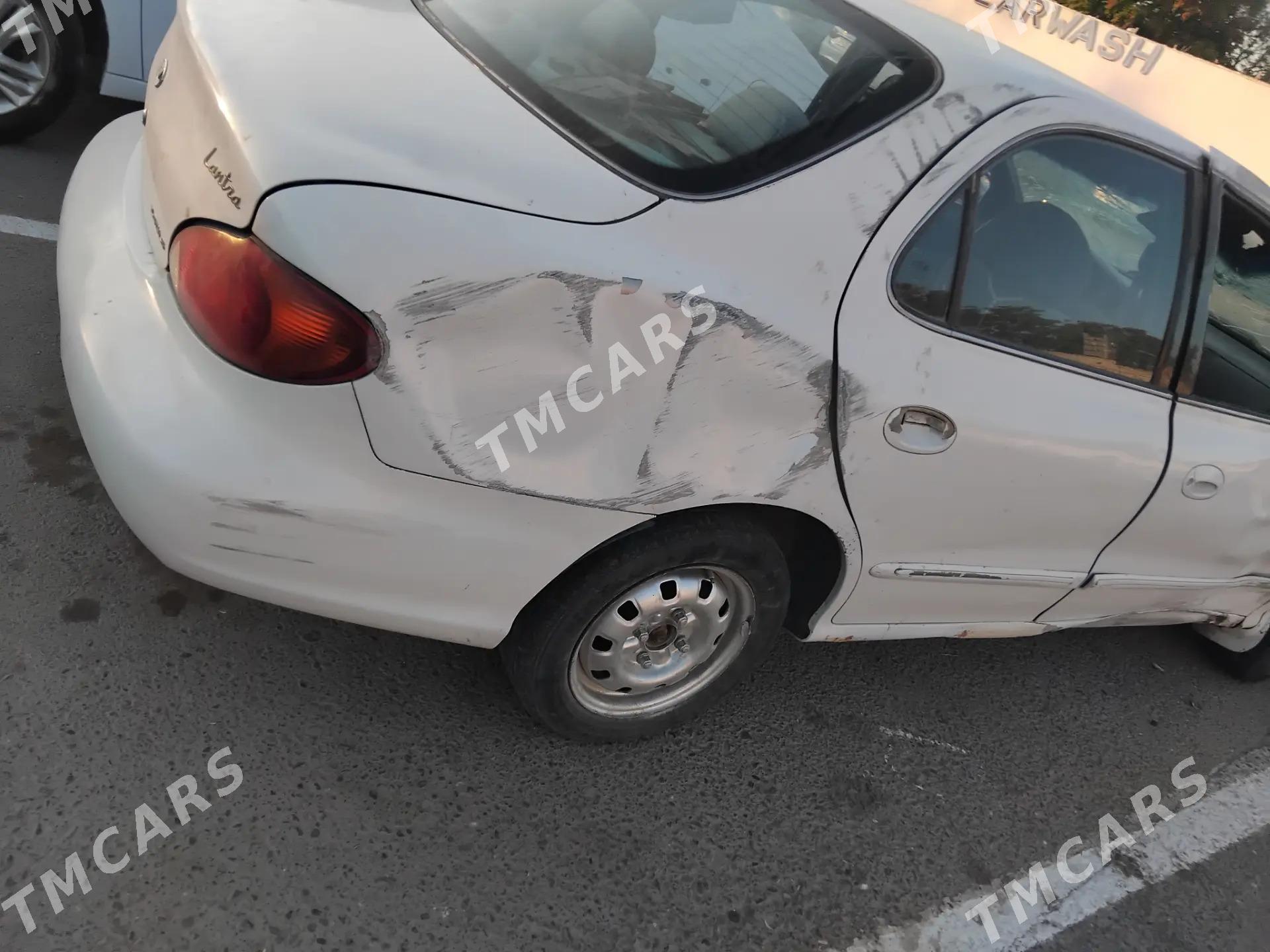 Hyundai Elantra 2000 - 111 111 TMT - Büzmeýin - img 2