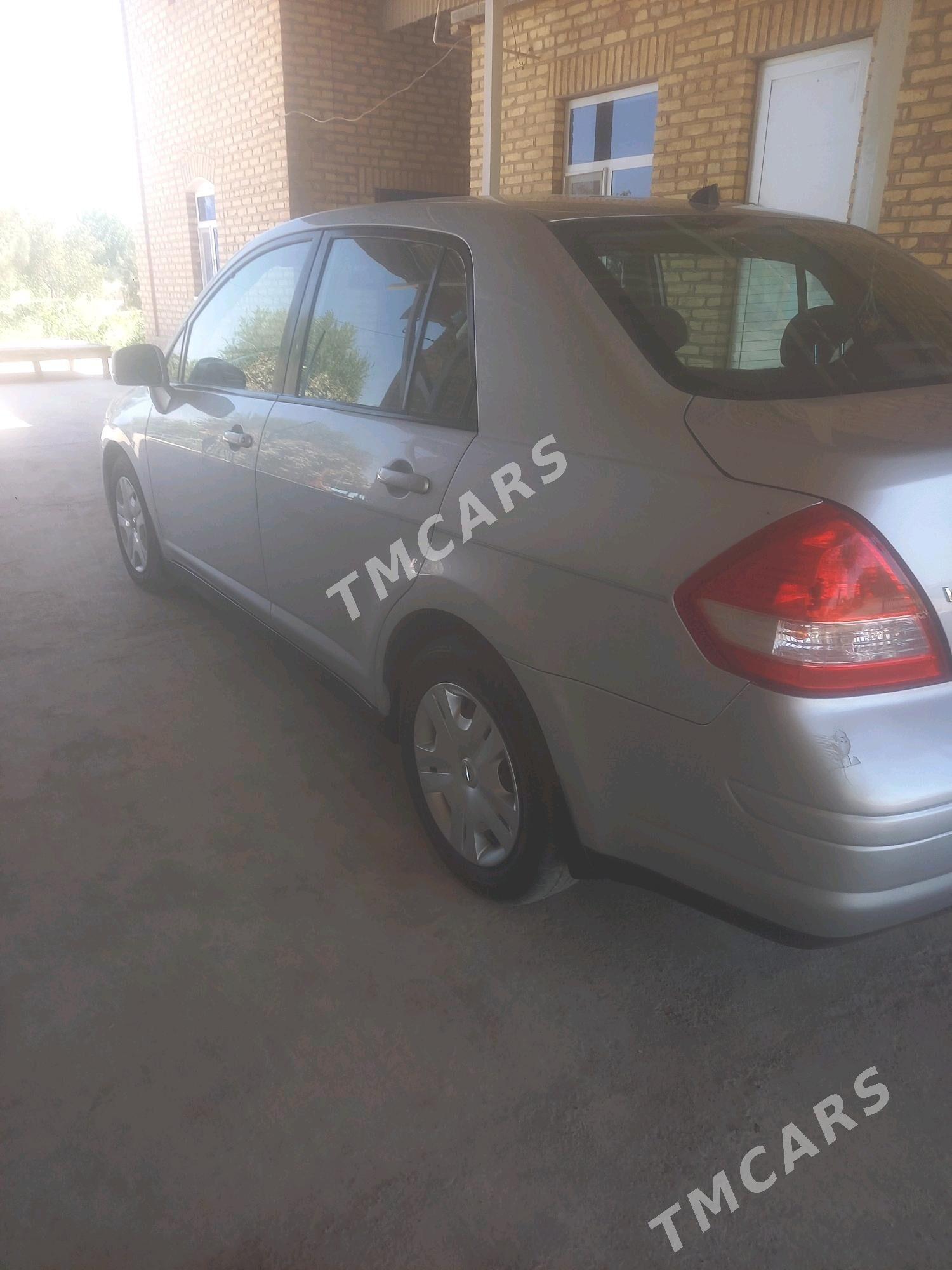 Nissan Versa 2010 - 115 000 TMT - Tejen - img 2