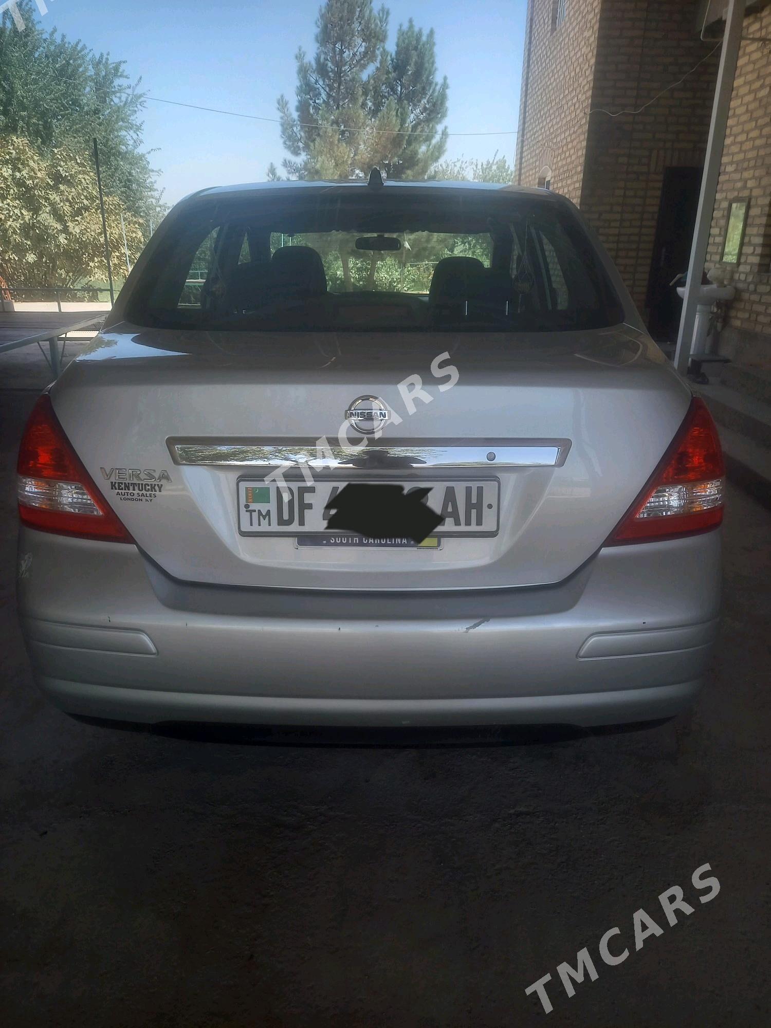 Nissan Versa 2010 - 115 000 TMT - Tejen - img 5