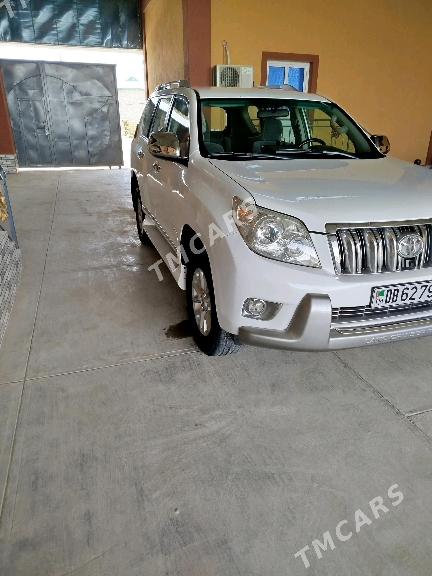 Toyota Land Cruiser Prado 2011 - 450 000 TMT - Достлук - img 3