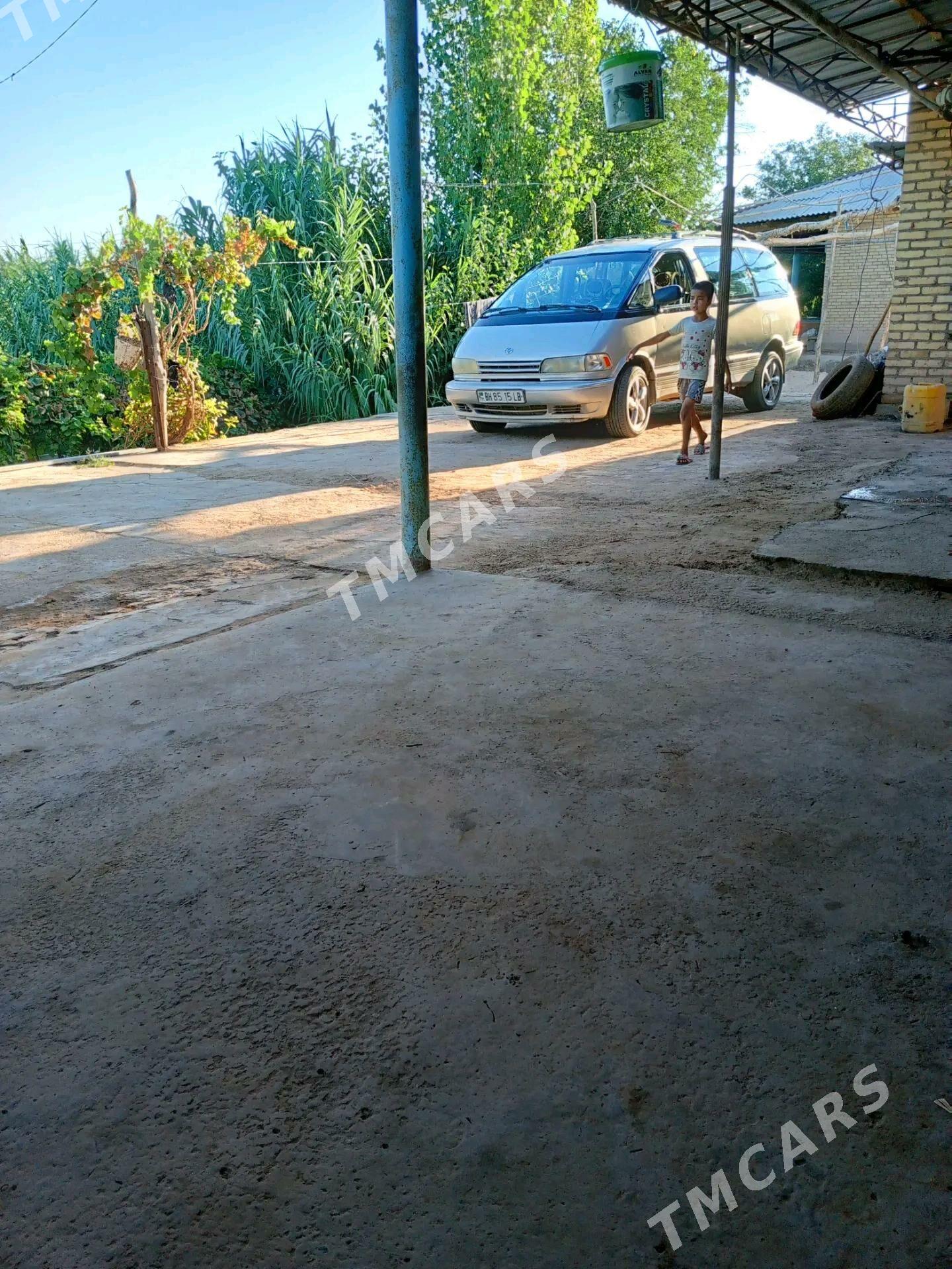 Toyota Previa 1996 - 75 000 TMT - Фарап - img 2