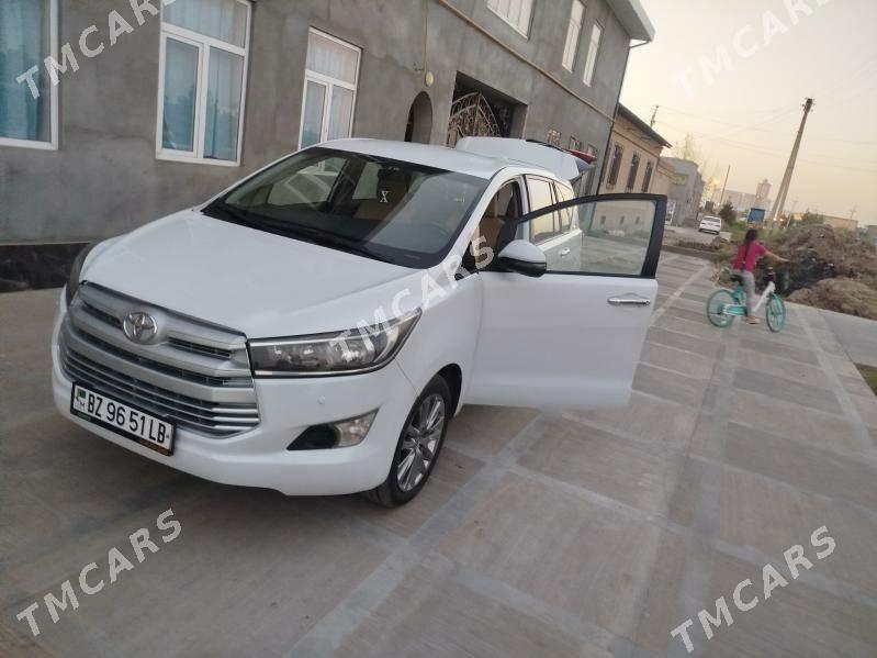 Toyota Innova 2020 - 260 000 TMT - Туркменабат - img 6