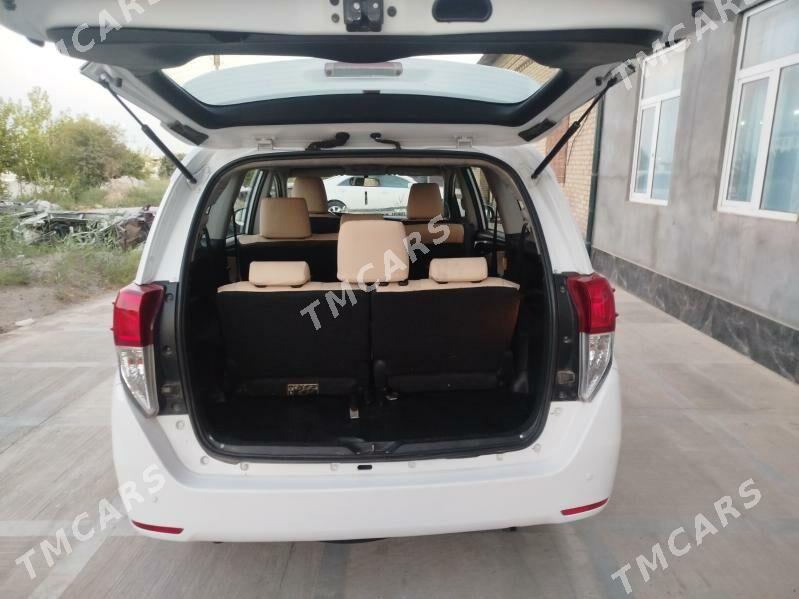 Toyota Innova 2020 - 260 000 TMT - Туркменабат - img 5