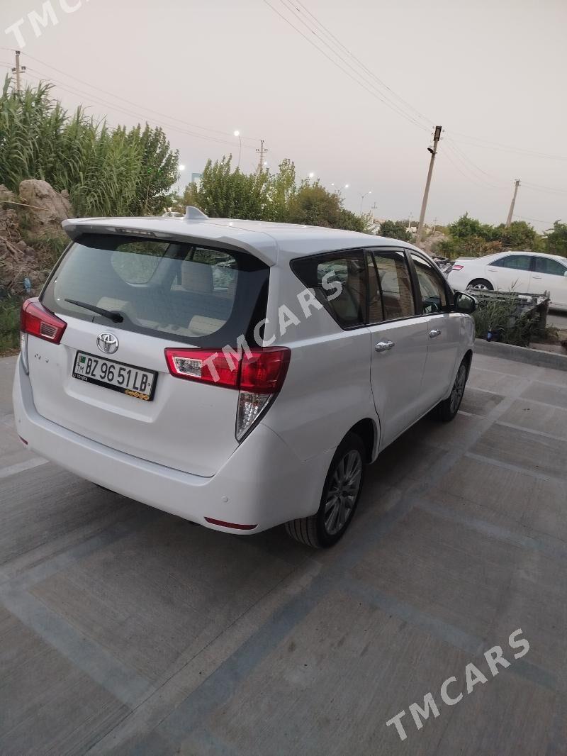 Toyota Innova 2020 - 260 000 TMT - Туркменабат - img 9