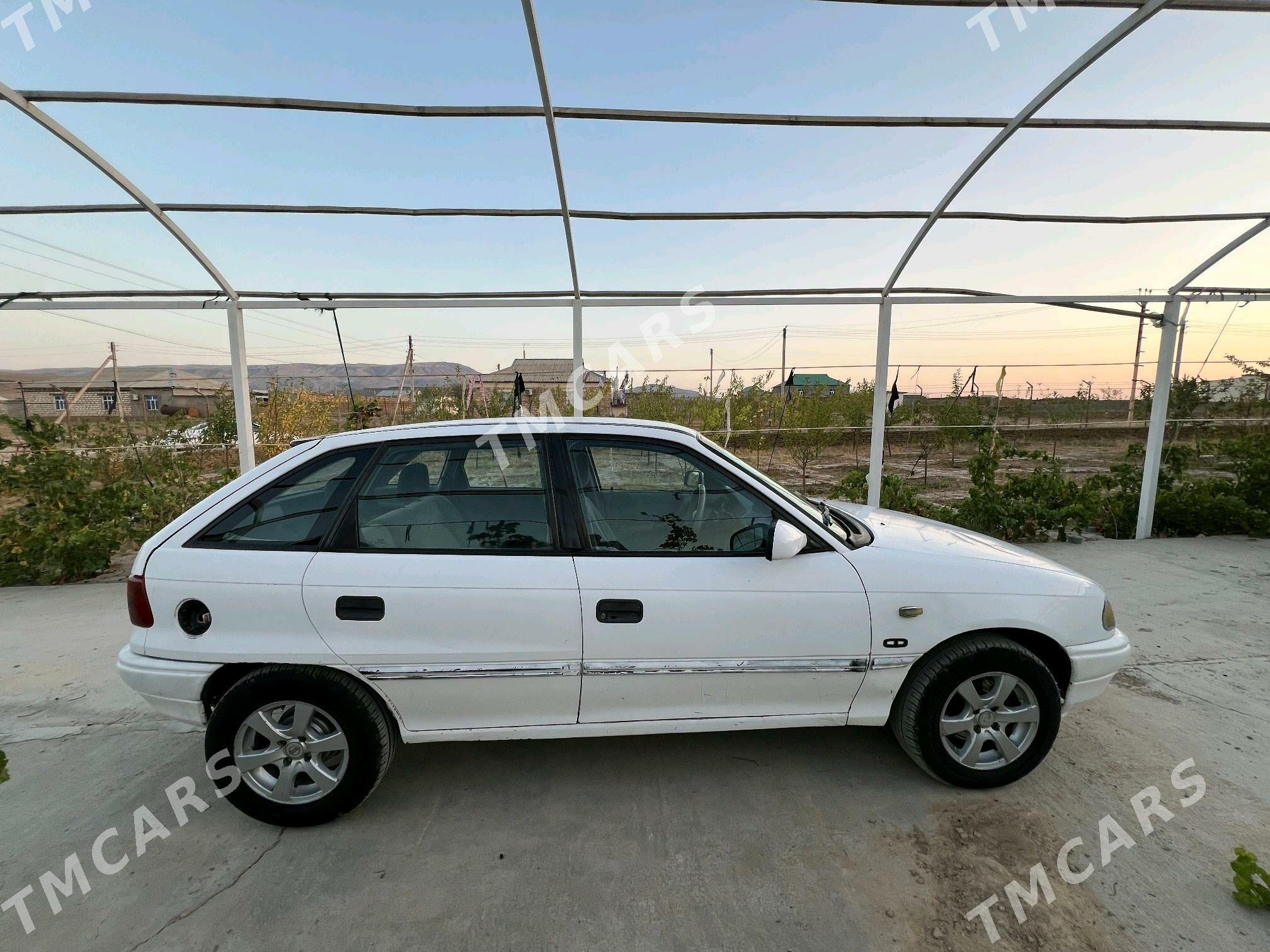 Opel Astra 1993 - 40 000 TMT - Gyzylarbat - img 5