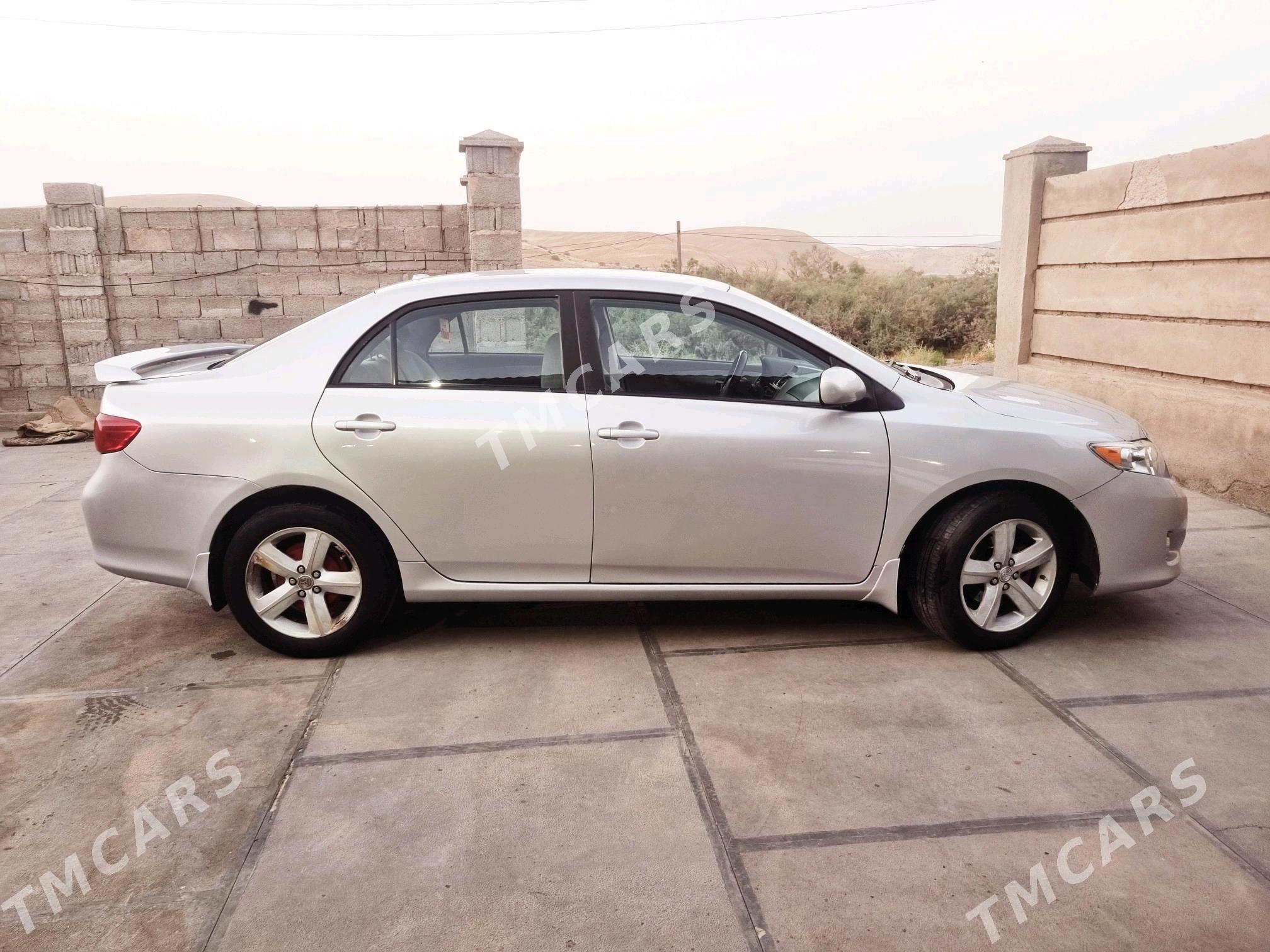 Toyota Corolla 2010 - 136 000 TMT - Серхетабат (Кушка) - img 3