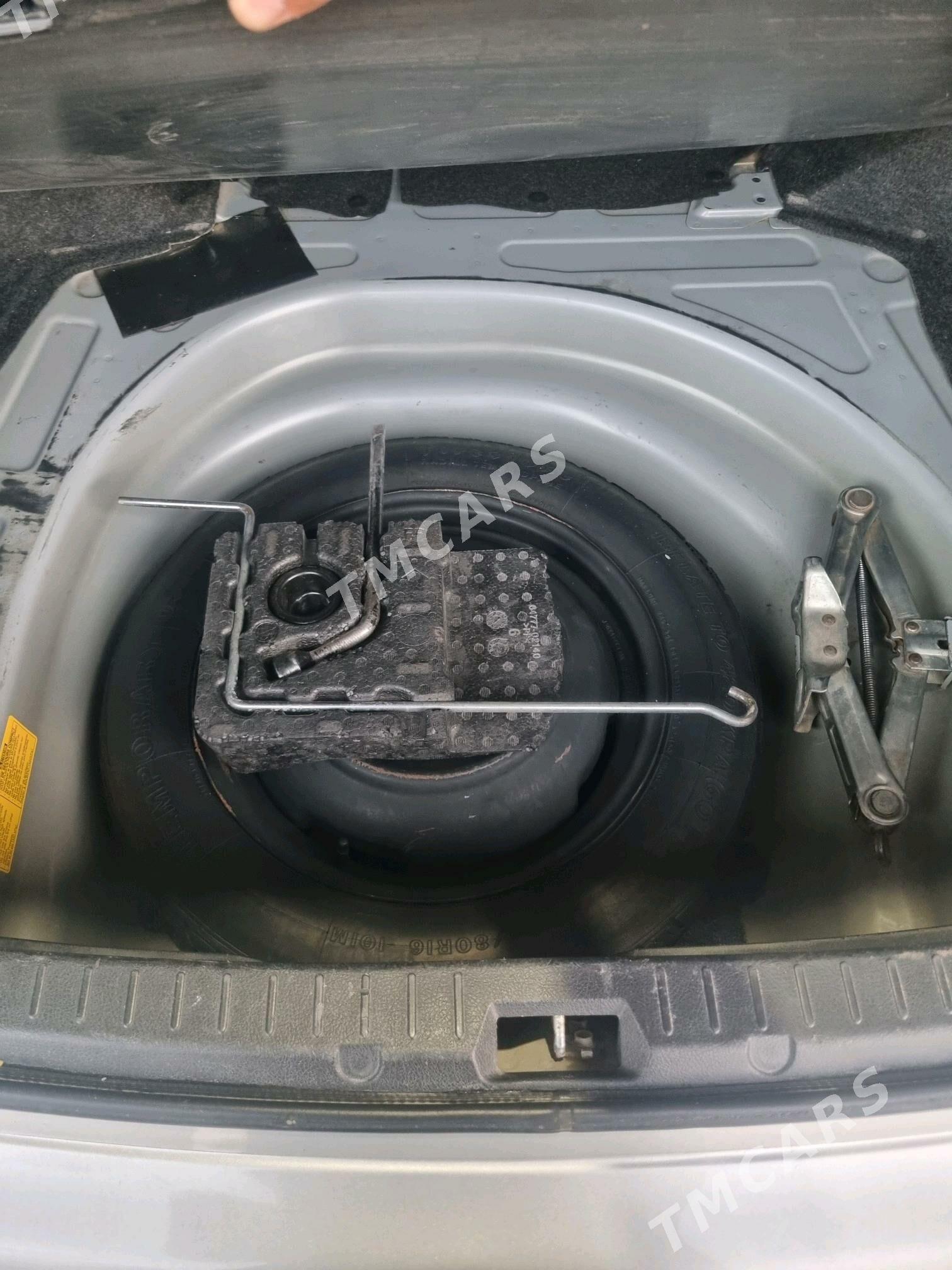 Toyota Corolla 2010 - 136 000 TMT - Серхетабат (Кушка) - img 7