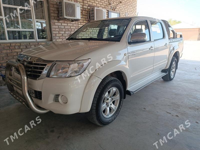 Toyota Hilux 2013 - 330 000 TMT - Бабадайхан - img 2
