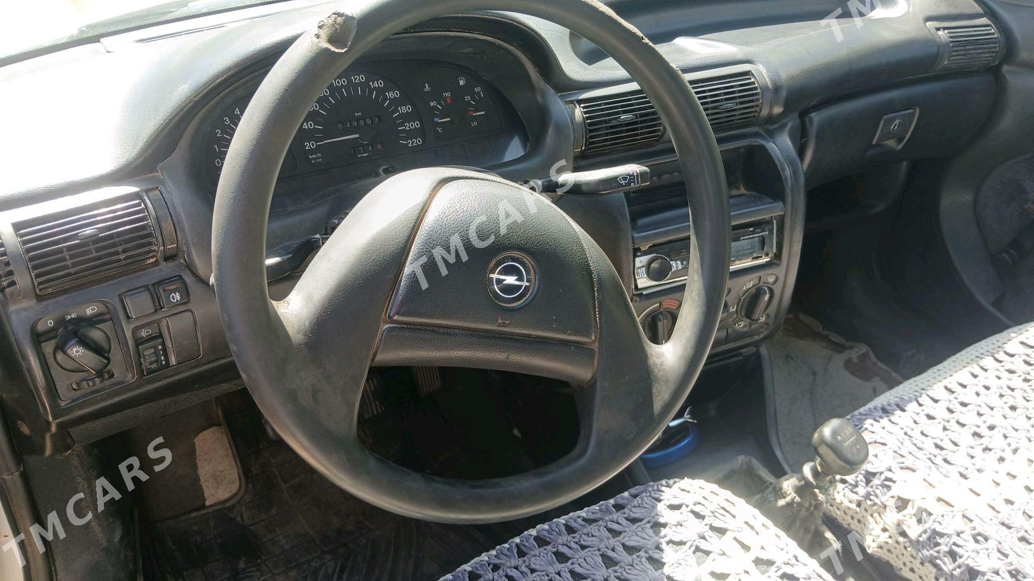 Opel Astra 1992 - 30 000 TMT - Мары - img 2