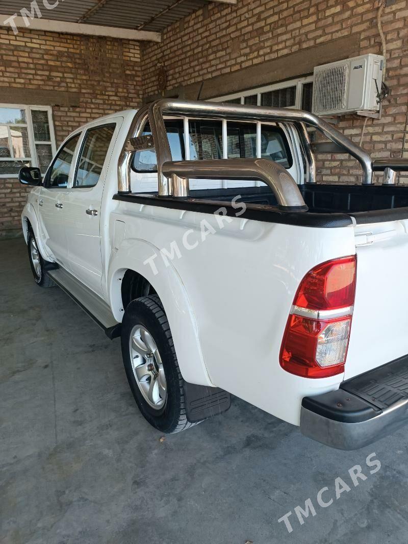 Toyota Hilux 2013 - 330 000 TMT - Бабадайхан - img 4
