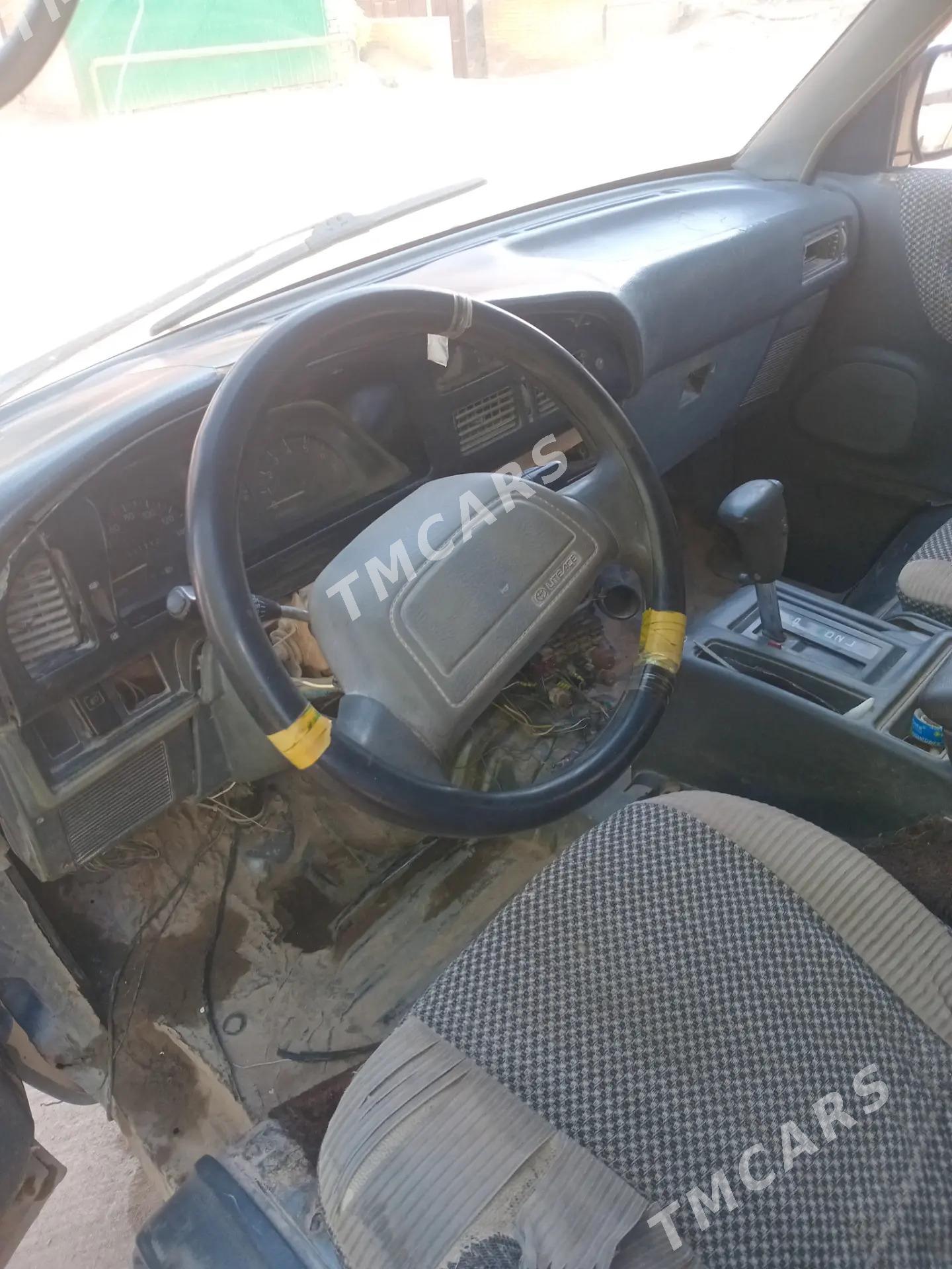 Toyota Town Ace 1994 - 32 000 TMT - Керки - img 2