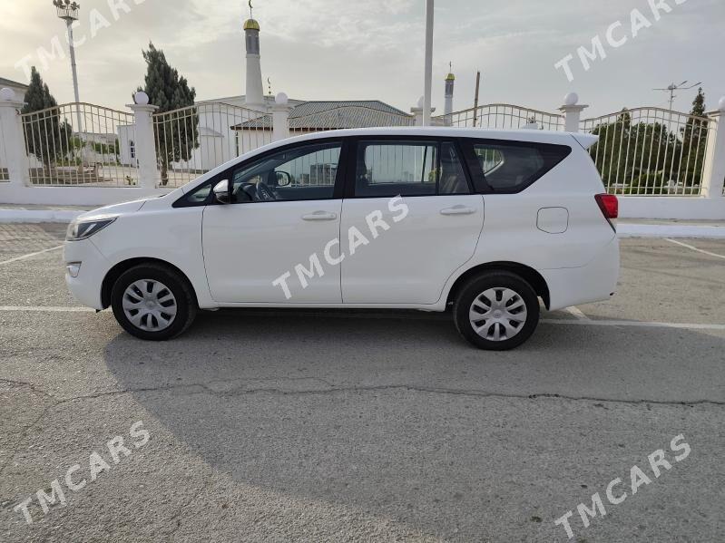 Toyota Innova 2020 - 260 000 TMT - Балканабат - img 6
