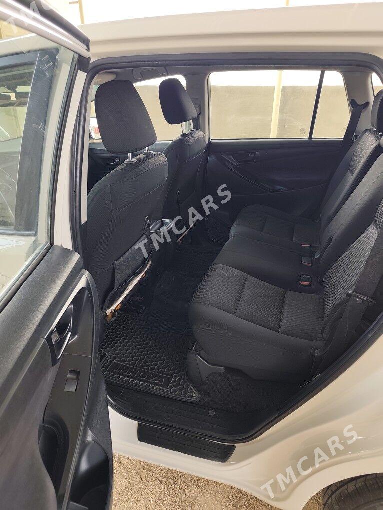 Toyota Innova 2020 - 260 000 TMT - Балканабат - img 2