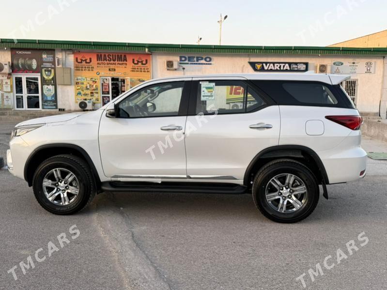 Toyota Fortuner 2024 - 640 640 TMT - Ашхабад - img 4