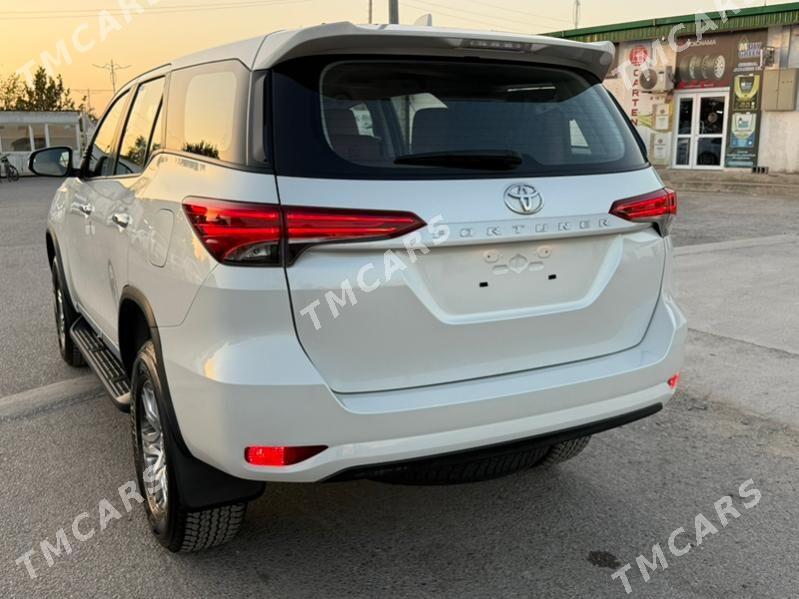 Toyota Fortuner 2024 - 640 640 TMT - Ашхабад - img 3
