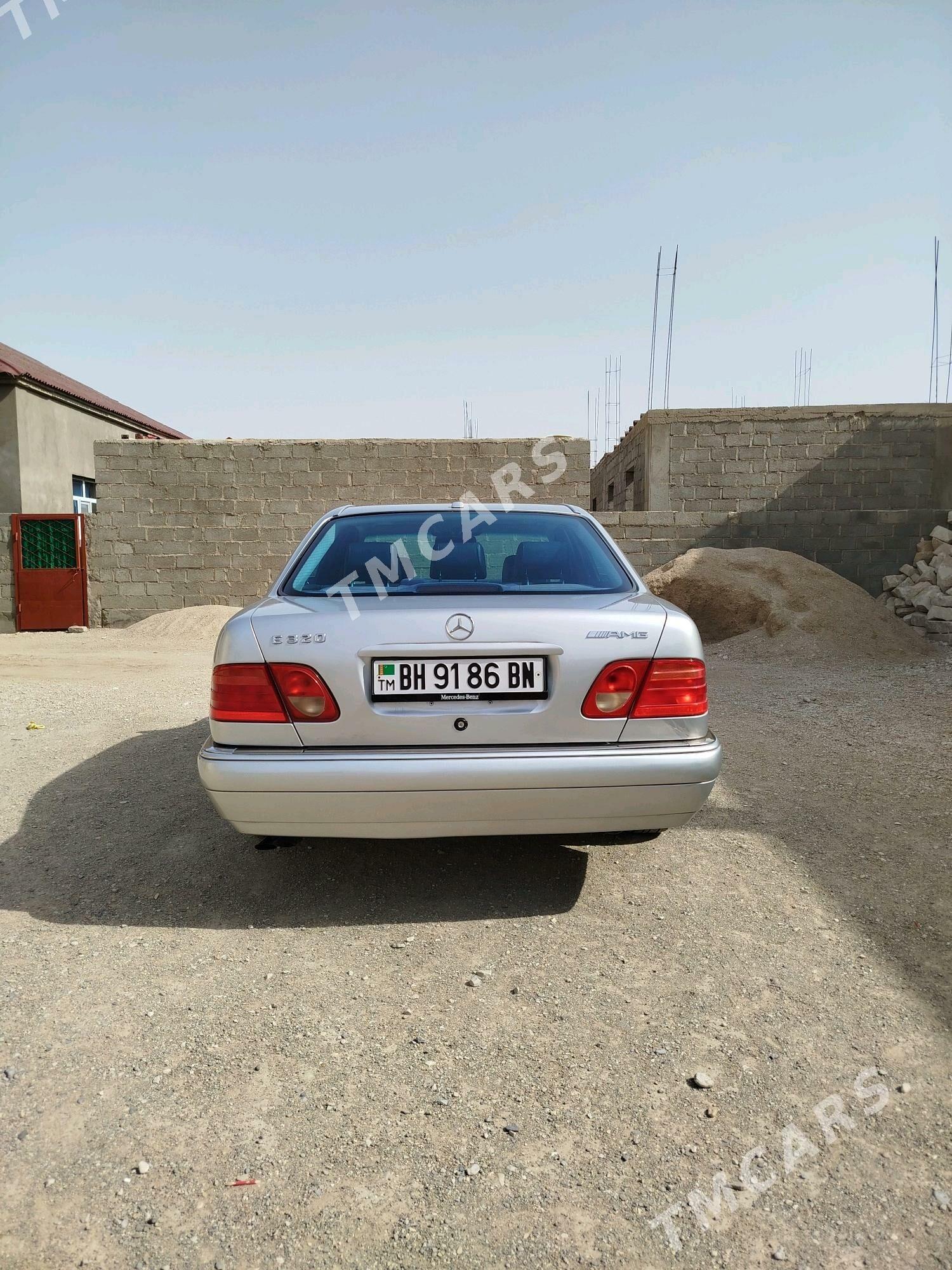 Mercedes-Benz E320 1999 - 95 000 TMT - Balkanabat - img 7