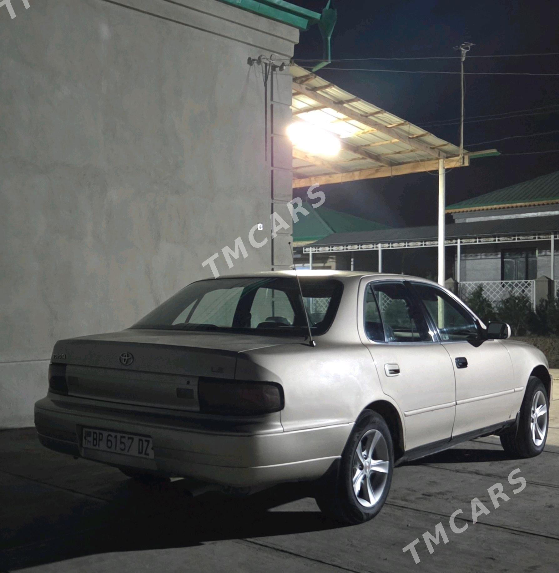 Toyota Camry 1993 - 80 000 TMT - Дашогуз - img 3