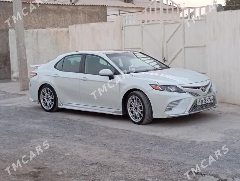 Toyota Camry 2020 - 450 000 TMT - Бузмеин - img 2