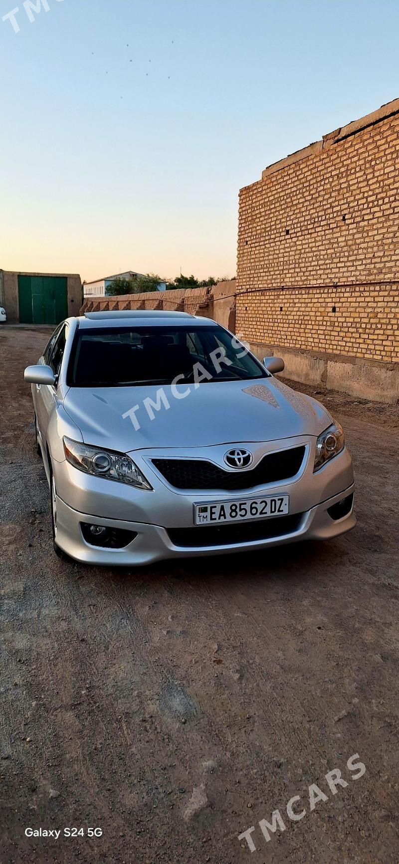 Toyota Camry 2010 - 190 000 TMT - Köneürgenç - img 2