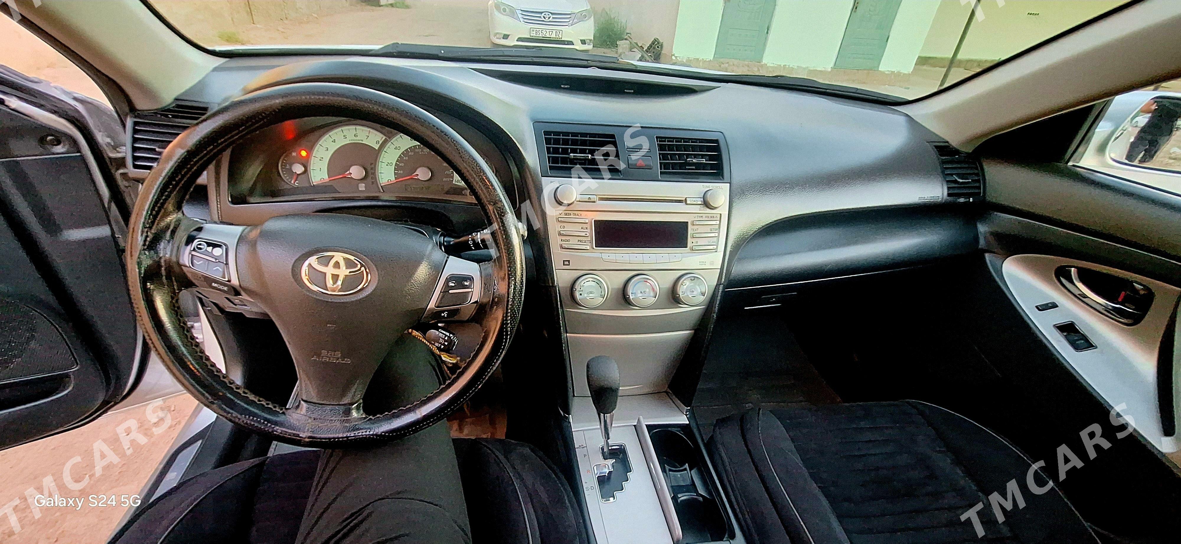 Toyota Camry 2010 - 190 000 TMT - Köneürgenç - img 5