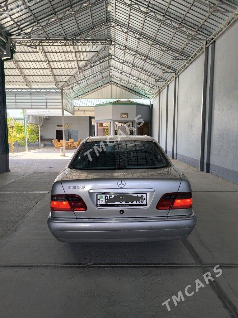 Mercedes-Benz E320 1997 - 90 000 TMT - Ашхабад - img 3