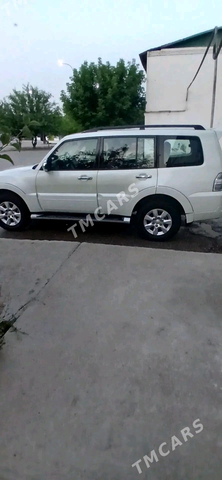 Mitsubishi Pajero 2013 - 265 000 TMT - Ашхабад - img 3