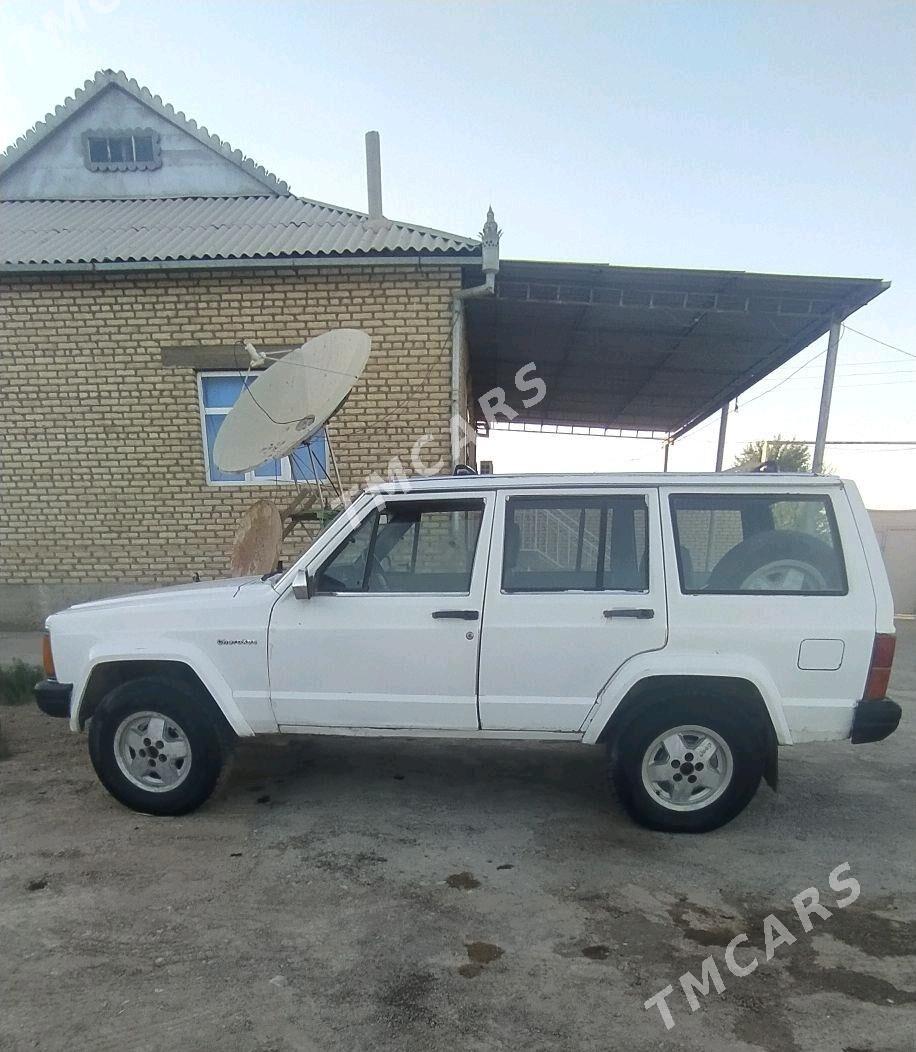 Jeep Cherokee 1997 - 40 000 TMT - Теджен - img 3