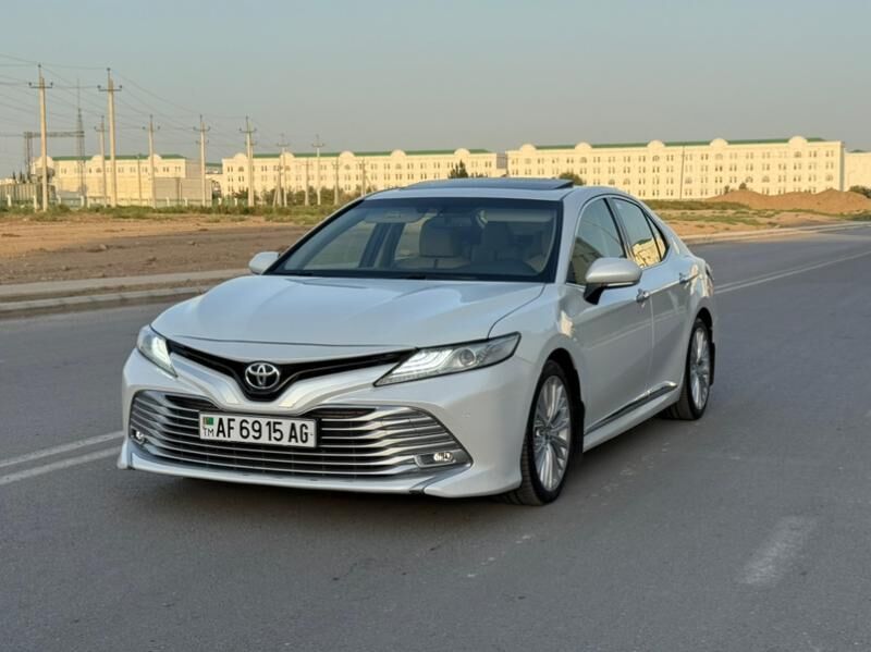 Toyota Camry 2018 - 410 000 TMT - Aşgabat - img 3