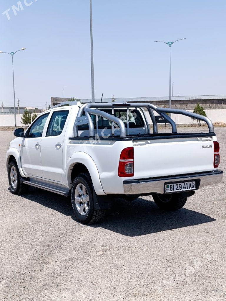 Toyota Hilux 2012 - 310 000 TMT - Ашхабад - img 3