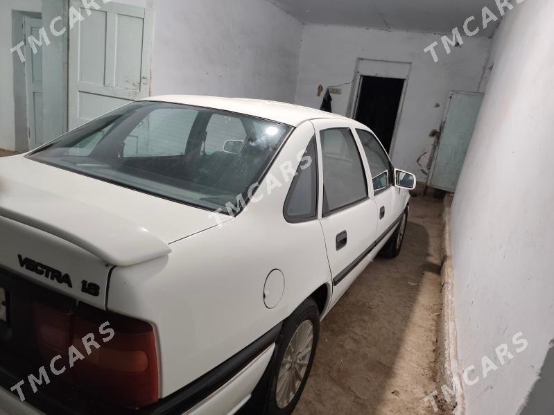 Opel Vectra 1993 - 35 000 TMT - Фарап - img 2
