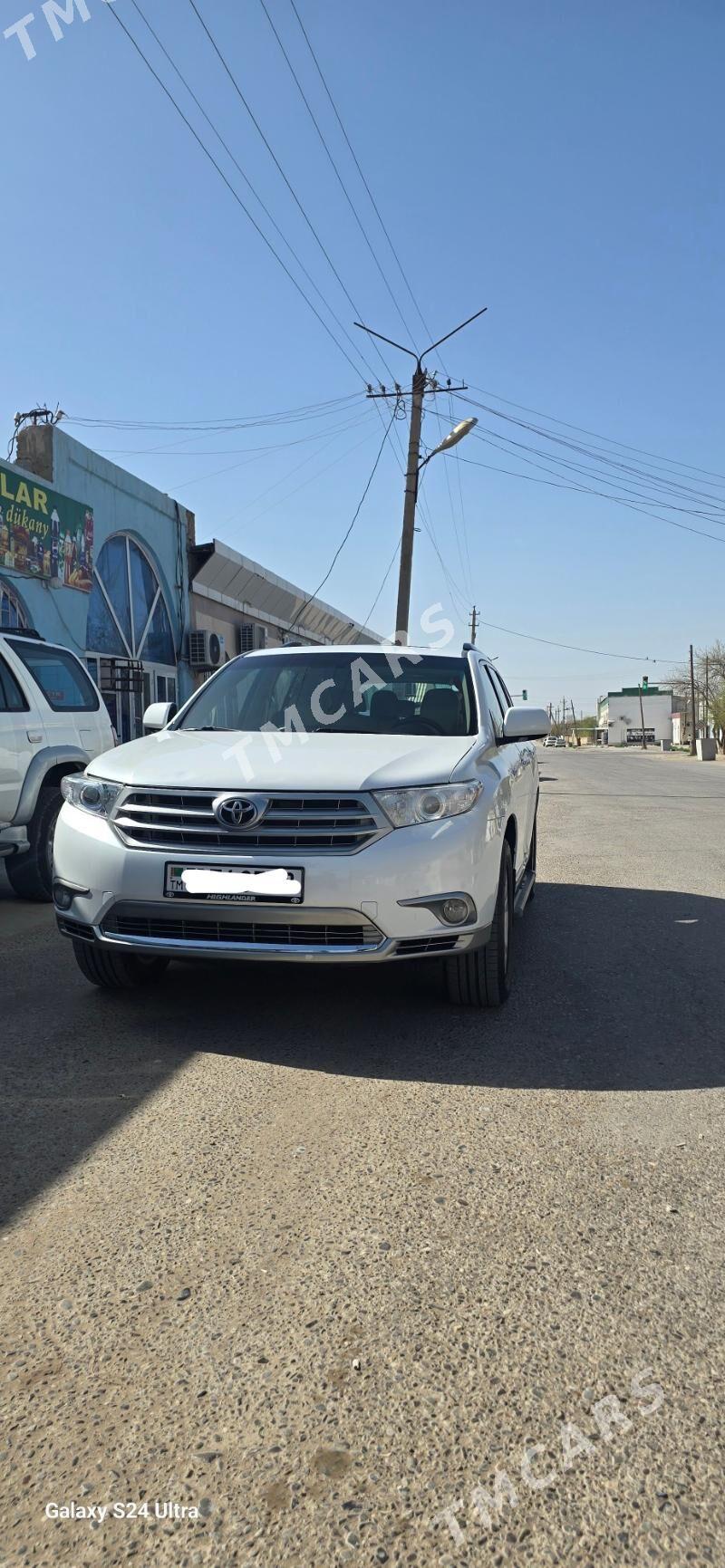 Toyota Highlander 2010 - 300 000 TMT - Ёлётен - img 2