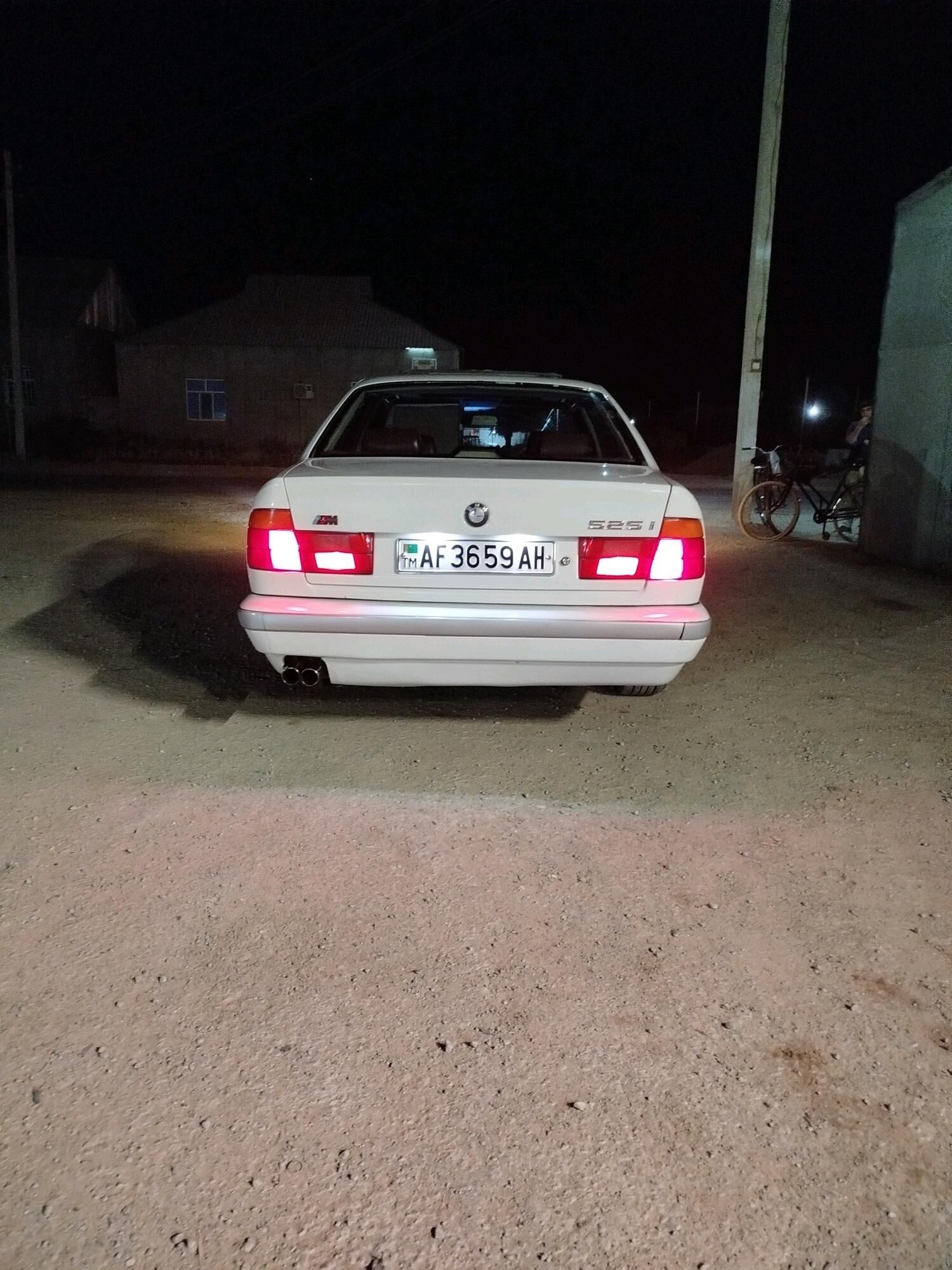 BMW 525 1994 - 67 000 TMT - Яшлык - img 3
