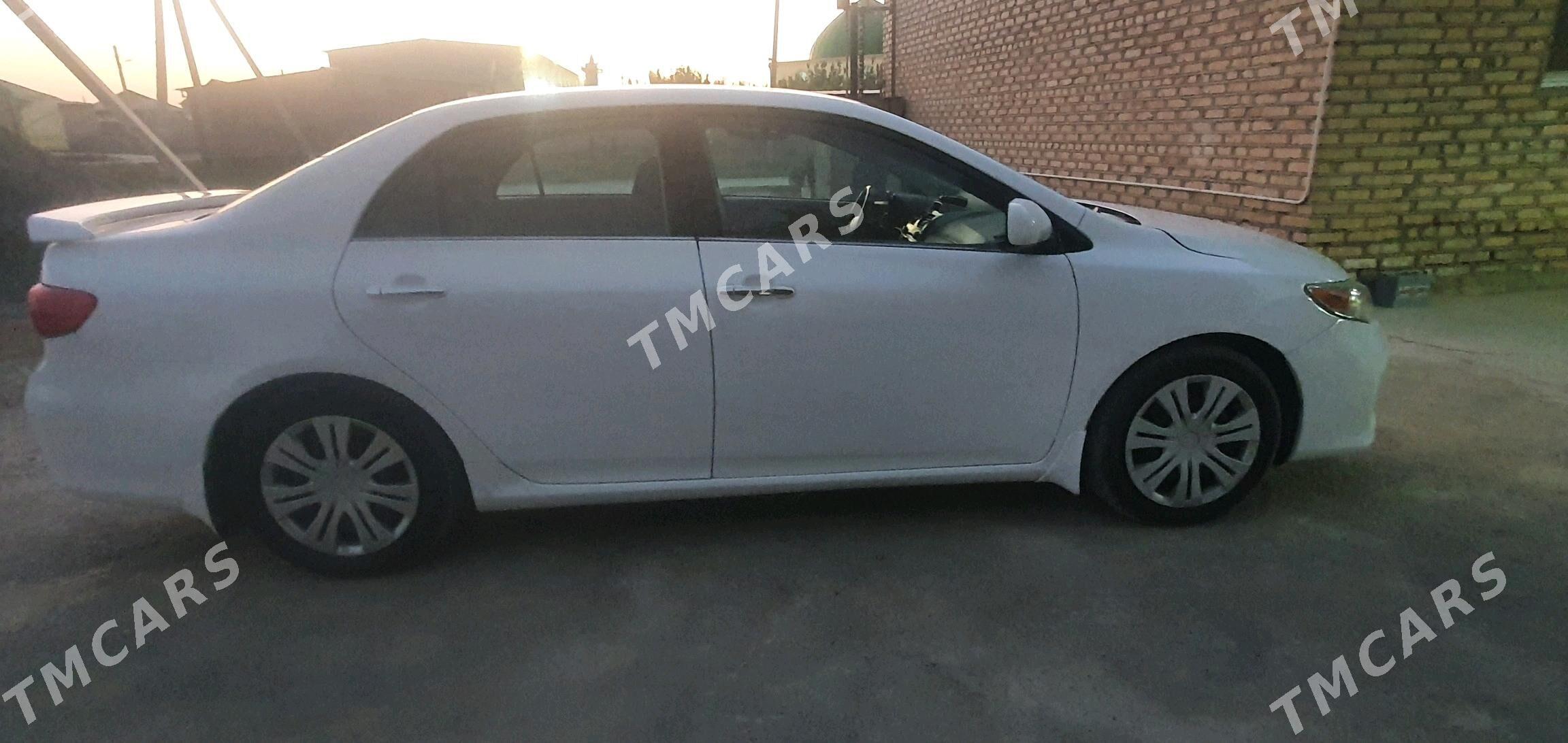 Toyota Corolla 2013 - 170 000 TMT - Ak bugdaý etraby - img 3