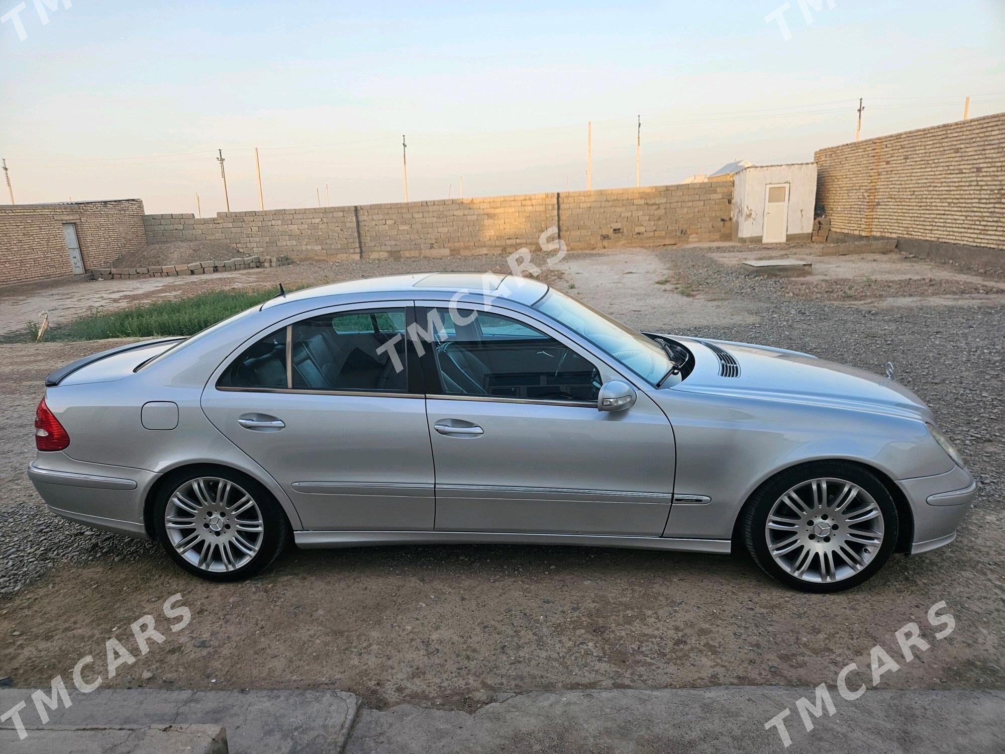 Mercedes-Benz E320 2004 - 150 000 TMT - Änew - img 4