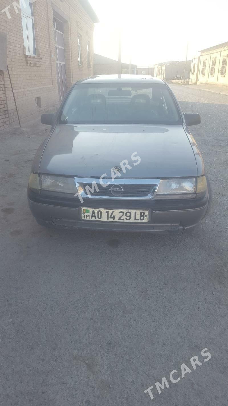 Opel Vectra 1990 - 24 000 TMT - Çärjew - img 3