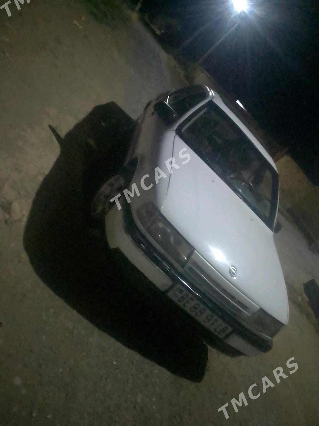 Opel Vectra 1991 - 18 000 TMT - Çärjew - img 3