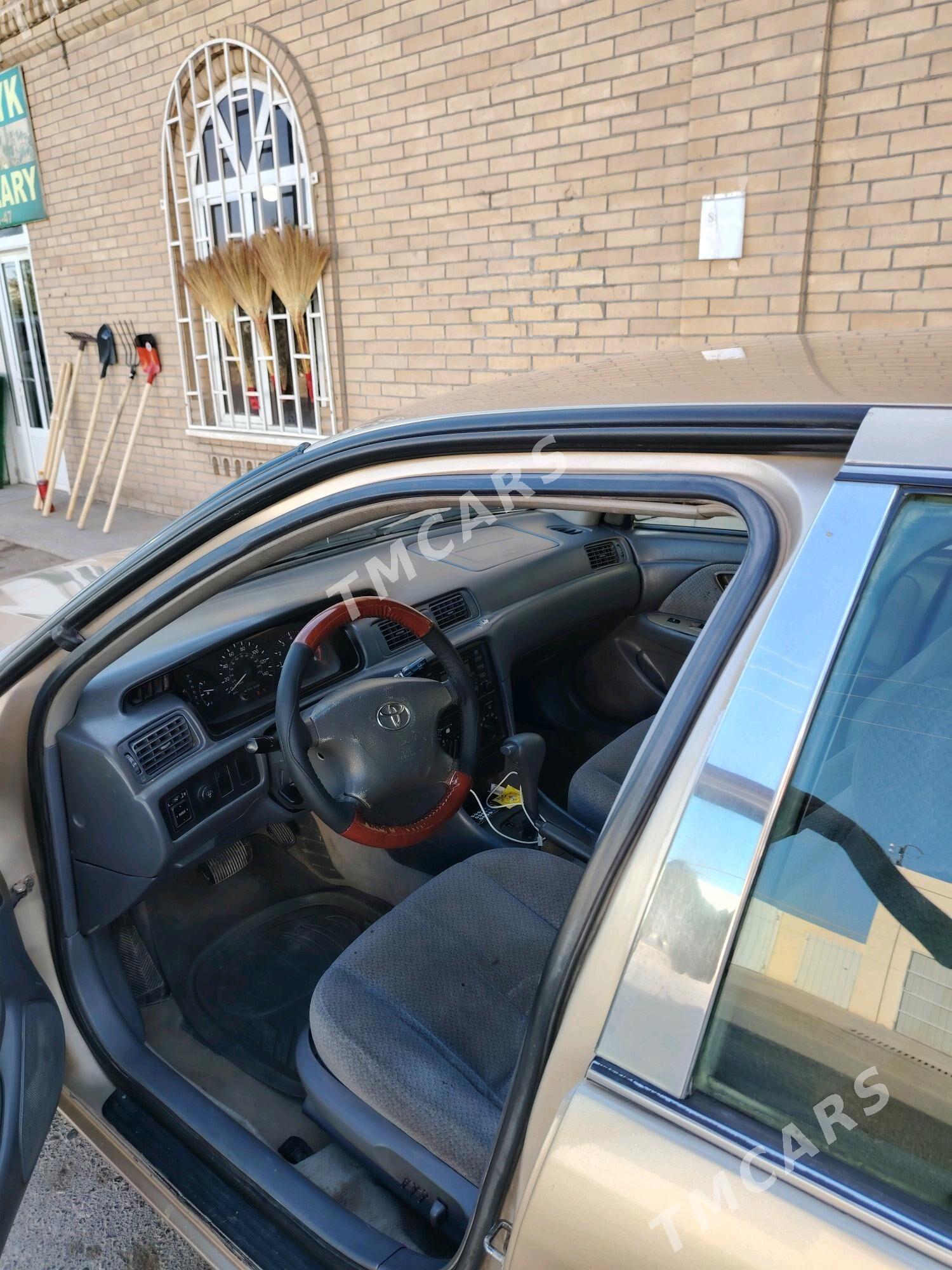 Toyota Camry 2001 - 120 000 TMT - Туркменабат - img 5